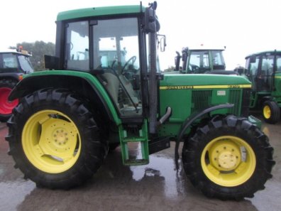 John Deere 6210