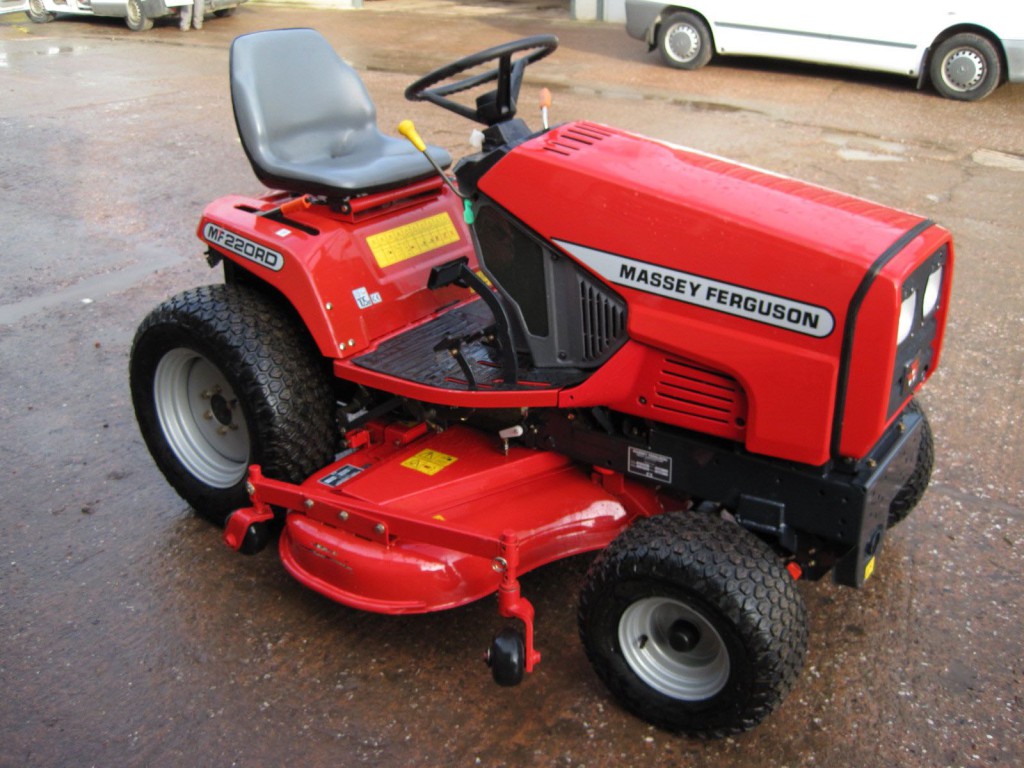Massey Ferguson 220D