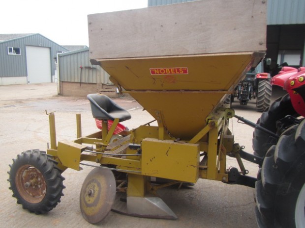 Nobels 2 row bulb planter