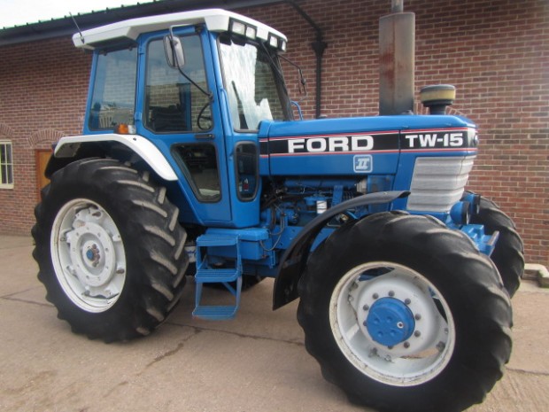 Ford TW15