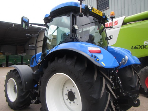 New Holland T6160