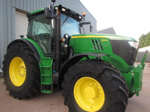 John Deere 6210R