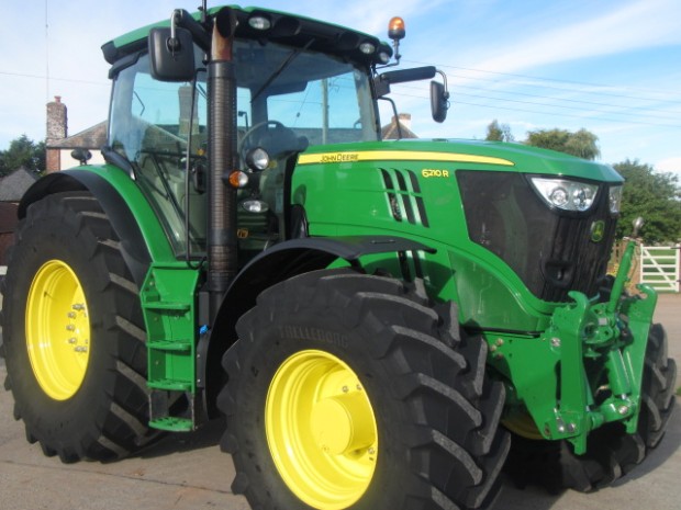 John Deere 6210R