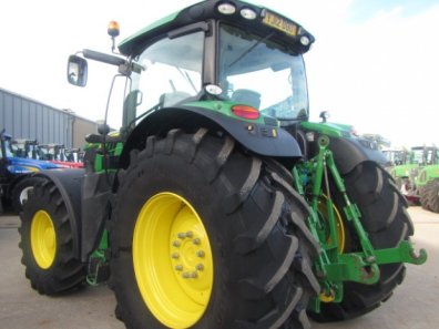 John Deere 6210R