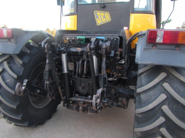 JCB 3185