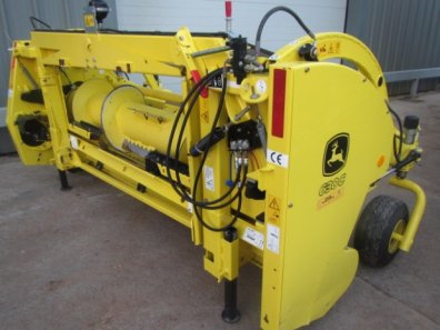 John Deere 630C grass header