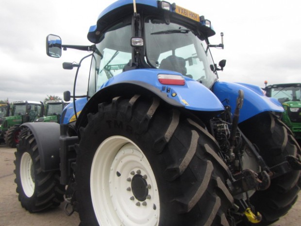New Holland T7050
