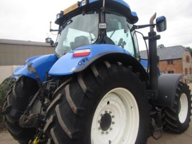 New Holland T7050
