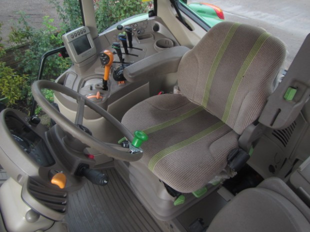 John Deere 6430