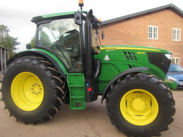 John Deere 6140R