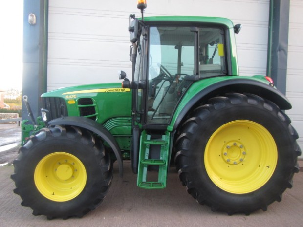 John Deere 6430