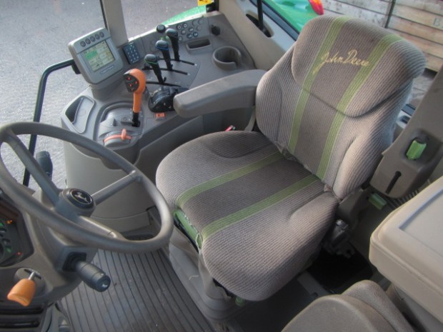 John Deere 6430