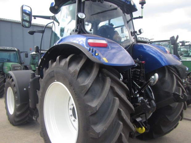 New Holland T7.210