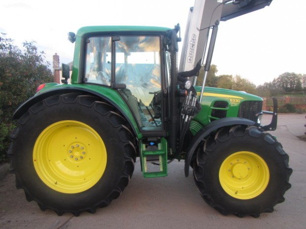 John Deere 6330