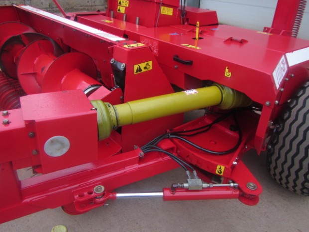 JF FCT 1050 Pro Tec trailed forager