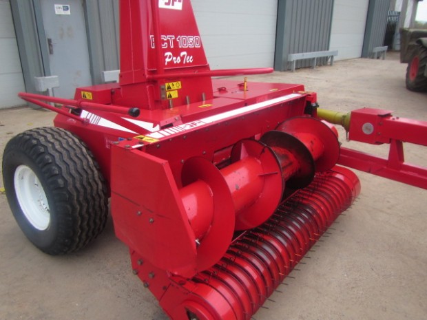 JF FCT 1050 Pro Tec trailed forager