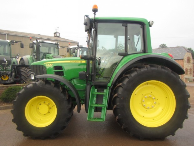 John Deere 6430