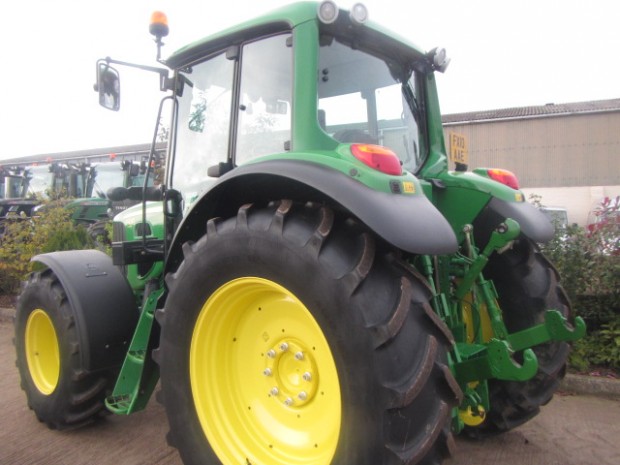John Deere 6430