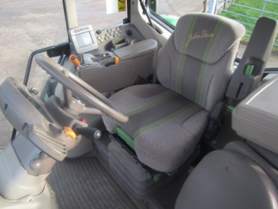 John Deere 7530