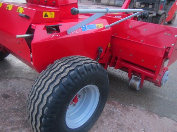 JF - Stoll FCT 1050 Pro Tec forager