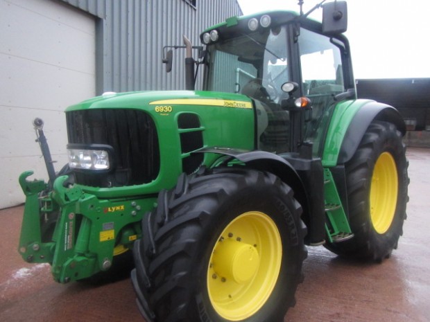 John Deere 6930