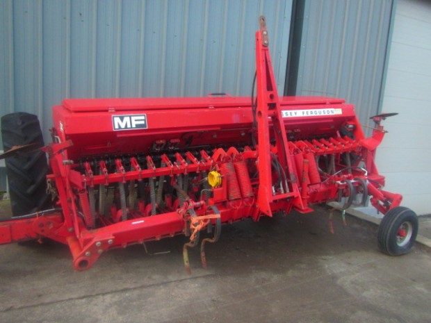 Massey Ferguson 30 drill