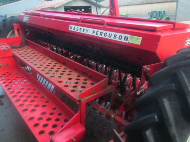 Massey Ferguson 30 drill