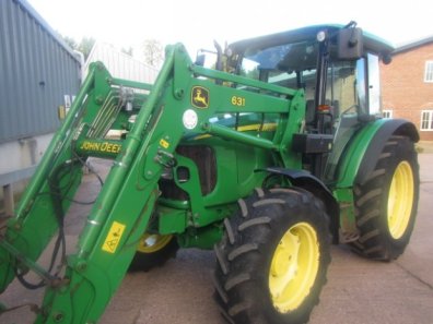 John Deere 5820