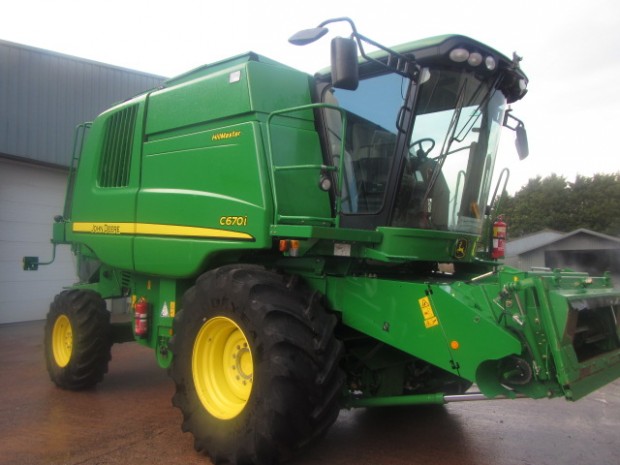 John Deere C670i Hillmaster