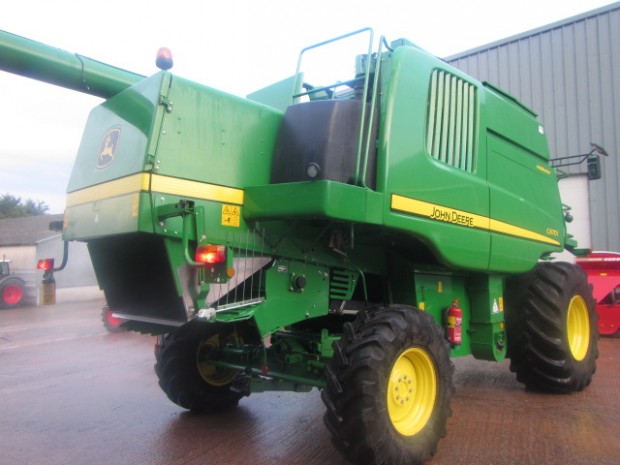 John Deere C670i Hillmaster