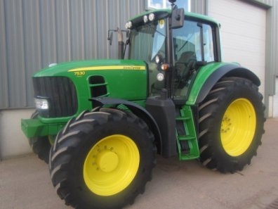 John Deere 7530