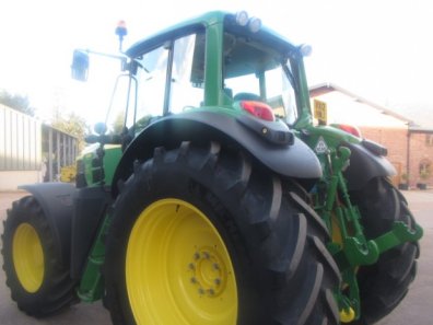 John Deere 7530
