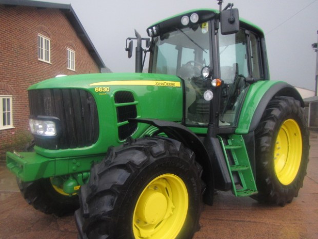 John Deere 6630