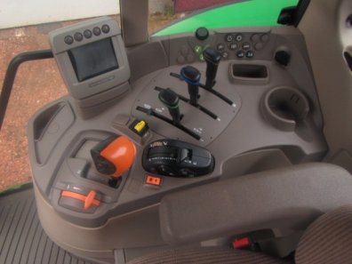 John Deere 6630