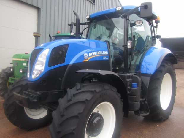 New Holland T7.200