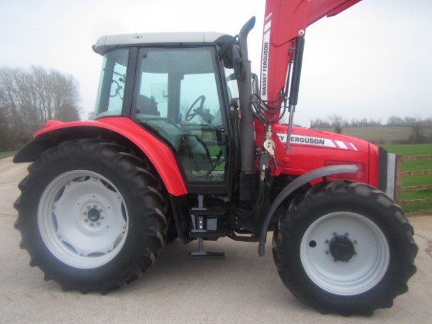 Massey Ferguson 5460