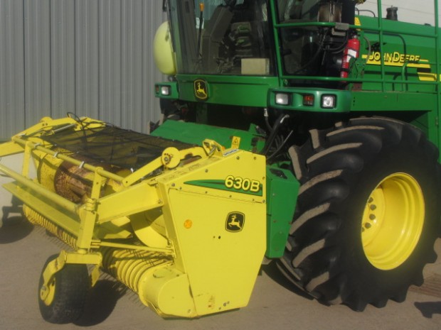 John Deere 7400