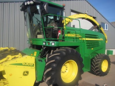 John Deere 7400