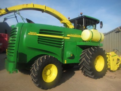 John Deere 7400