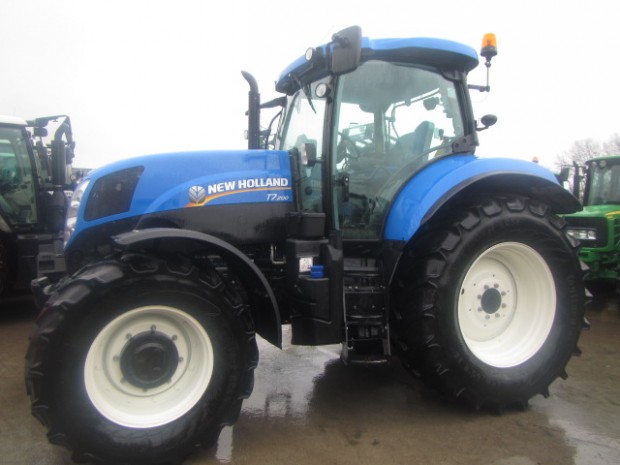 New Holland T7.200