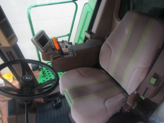 John Deere T560 Hillmaster