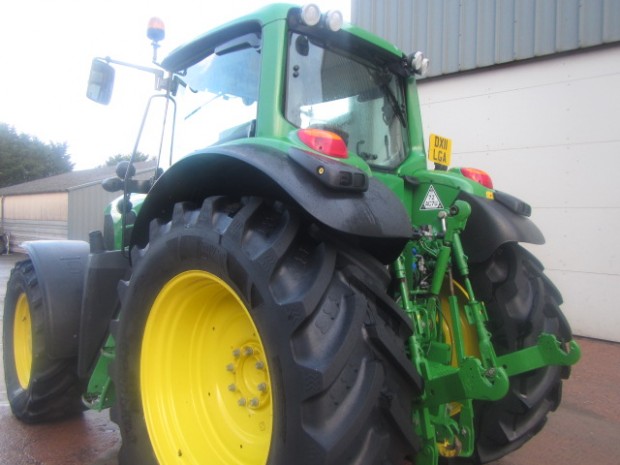 John Deere 7530