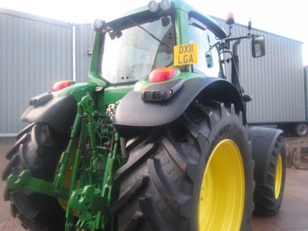 John Deere 7530