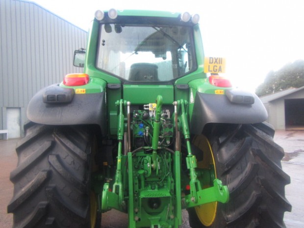 John Deere 7530