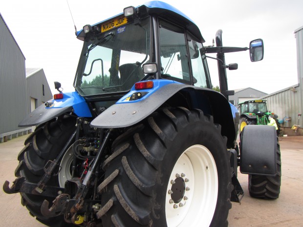 New Holland TM175