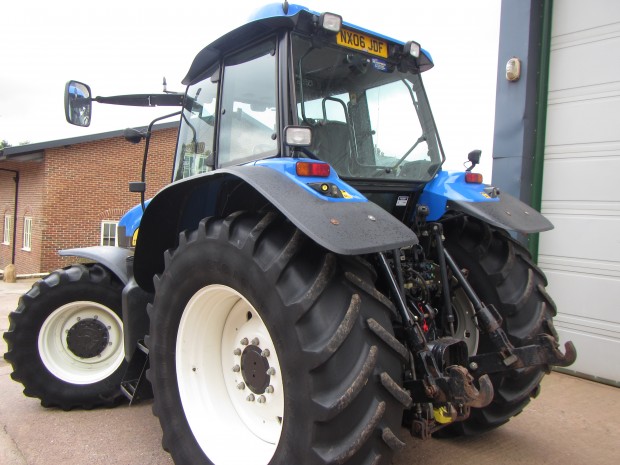 New Holland TM175