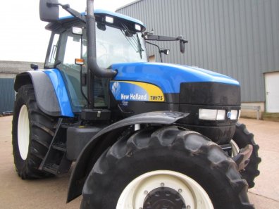 New Holland TM175