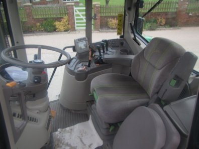 John Deere 6630