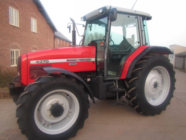 Massey Ferguson 4370