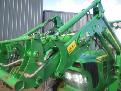 John Deere 6230
